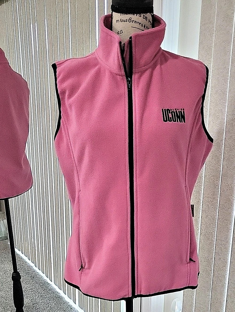 Wonens Colorado Timberline Muskeegon Pink Fleece Vest
Size Medium Like New